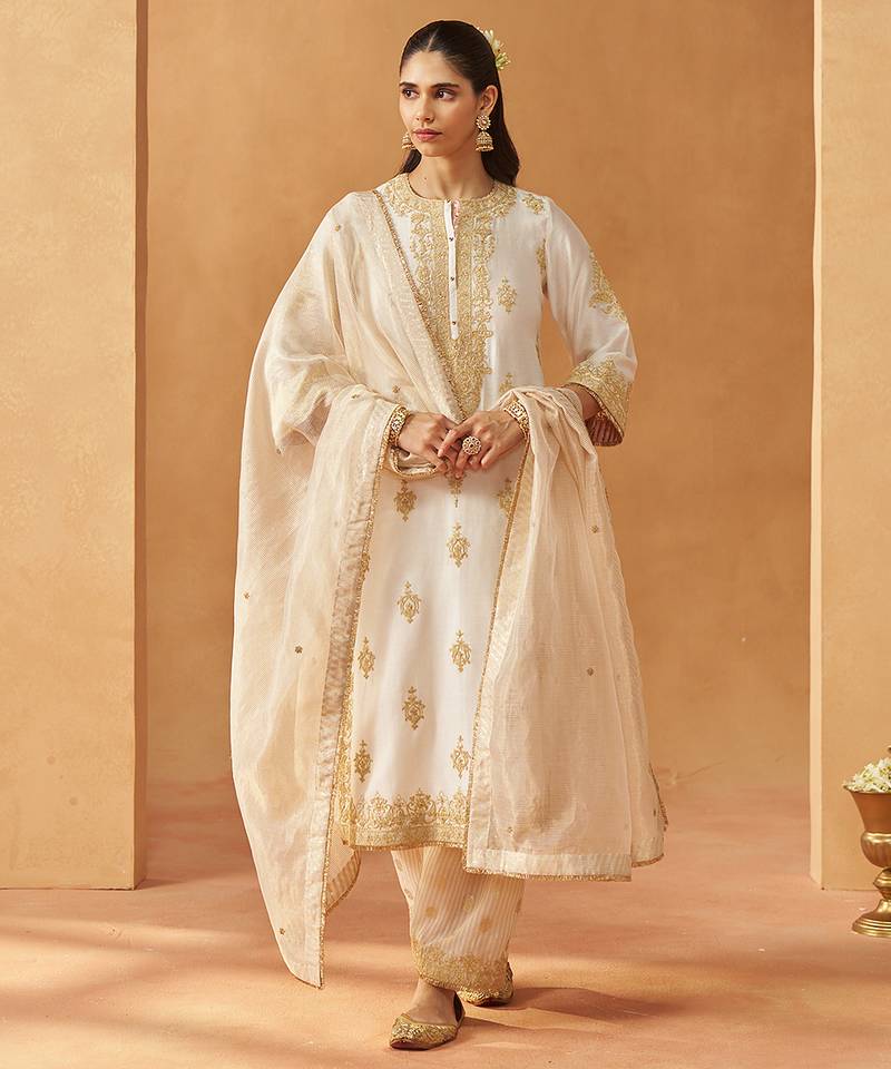 Daisy ivory kurta with salwar and dupatta