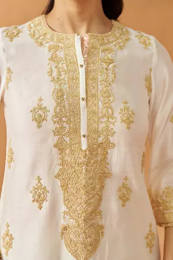 Daisy ivory kurta with salwar and dupatta