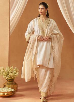 Daisy ivory kalidaar chauga with salwar and dupatta 1