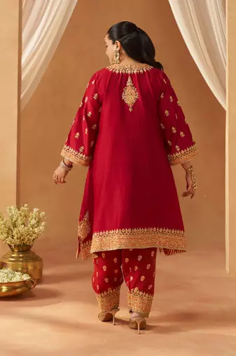 Deep red kaaftan with salwar with dupatta