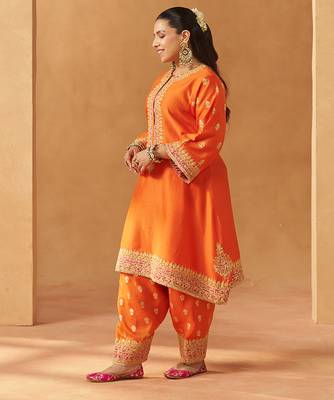Burnt orange kaaftan with salwar with dupatta 2