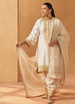 Daisy ivory kaaftan with salwar with dupatta 1