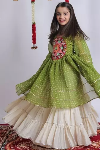 off-white kora cotton girls lehenga with bandhani embroidered choli