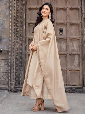 Beige embroidered vichitra silk kurti with pant and duppata set 4