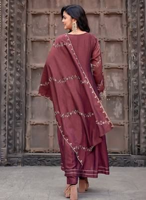 Brown embroidered vichitra silk kurti with pant and duppata set 5