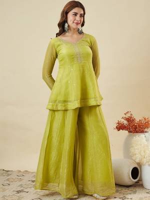 Green embroidered crunchy silk kurti with plazzo and duppata set 4