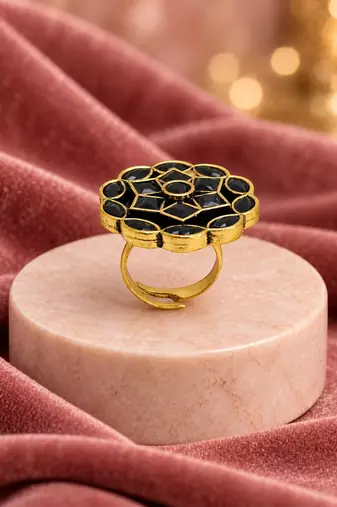 Black geometric floral adjustable finger ring