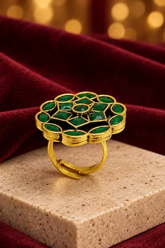 Green geometric floral adjustable finger ring
