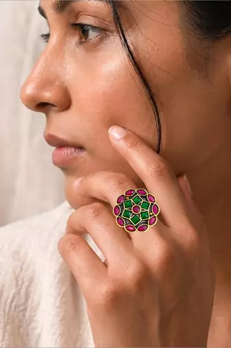 Red green geometric floral adjustable finger ring