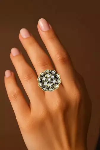 White geometric floral adjustable finger ring