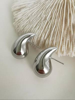 Teardrop anti tarnish stud earrings 3