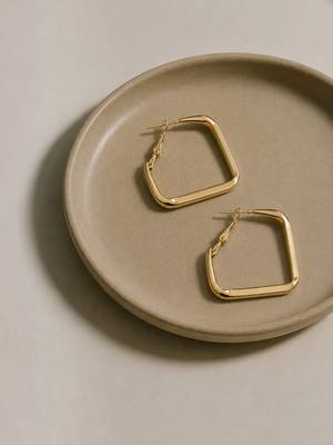 Square gold tone anti tarnish hoop earrings 3