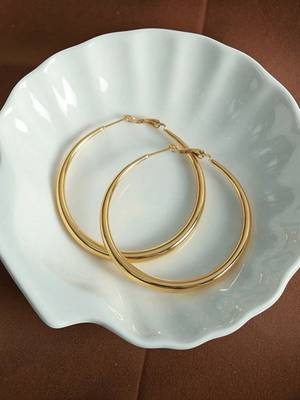 Classic circle gold tone anti tarnish hoop earrings 1