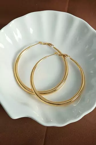 Classic circle gold tone anti tarnish hoop earrings