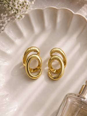 Intertwined stainless steel anti tarnish stud earrings 1