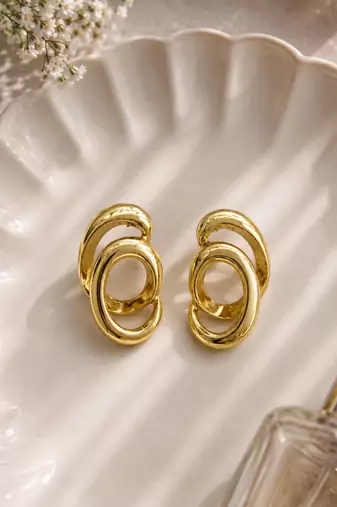 Intertwined stainless steel anti tarnish stud earrings