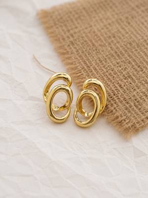 Intertwined stainless steel anti tarnish stud earrings 3