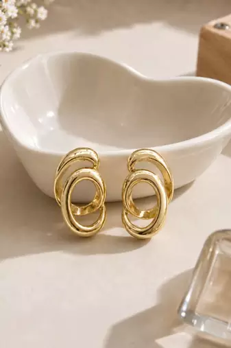 Intertwined stainless steel anti tarnish stud earrings