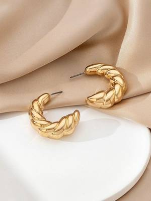 Anti tarnish croissant hoop earrings 2