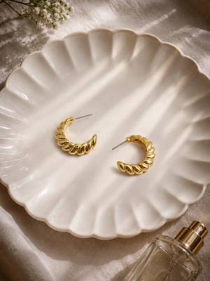Anti tarnish croissant hoop earrings 3