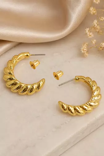 Anti tarnish croissant hoop earrings
