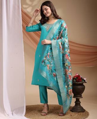 Blue embroidered poly cotton kurti with pant and duppata set 4
