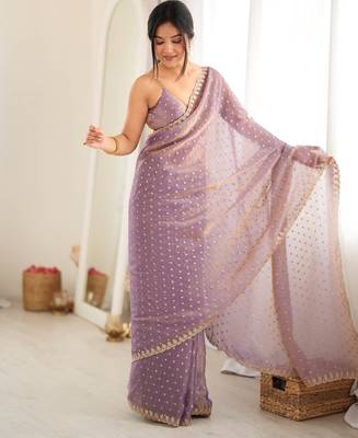 Lilac chiffon zari embroidered saree with unstitched blouse piece. 4