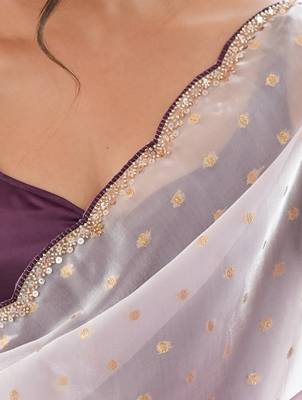 Lilac tissue embellished saree with unstitched blouse piece. 4