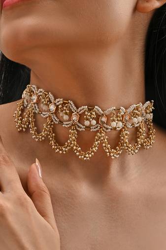 White and gold choker necklace