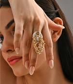 White gold kundan beaded ring