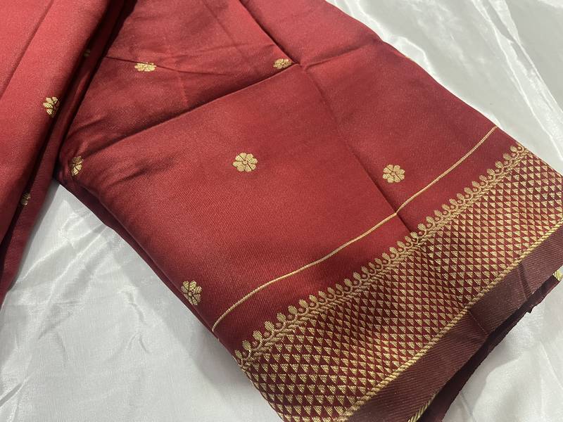 Maroon silk blend banarasi saree with unstitched blouse piece