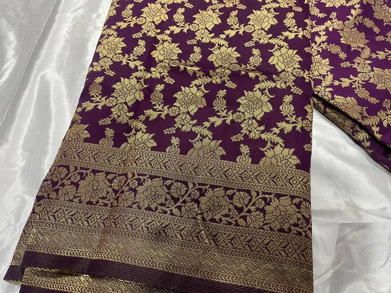 wine silk blend banarasi saree with unstitched blouse piece