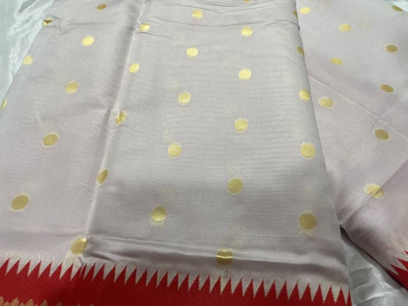 white red silk blend banarasi saree with unstitched blouse piece