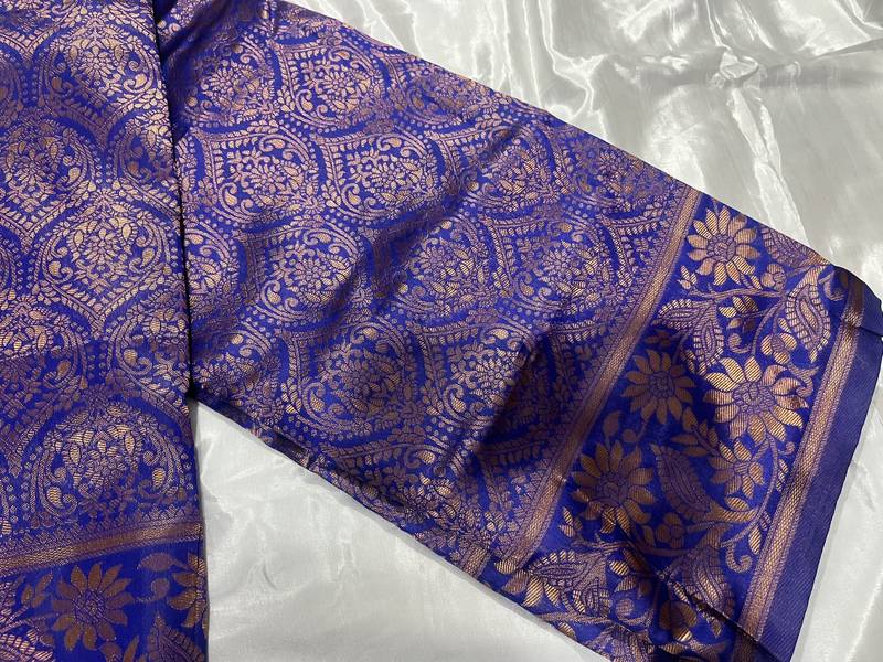 blue silk blend banarasi saree with unstitched blouse piece