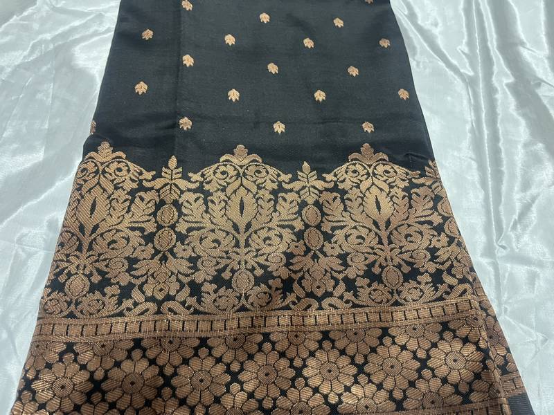 Black silk blend banarasi saree with unstitched blouse piece