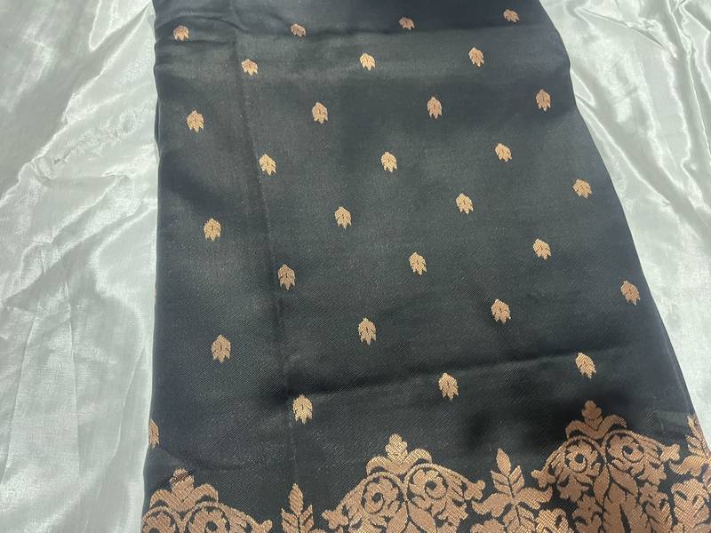 Black silk blend banarasi saree with unstitched blouse piece