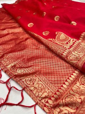 Red silk blend banarasi jaquard designer saree with blouse 5