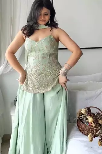 Green georgette embroidered kurta set