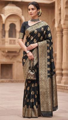 Women's jacquard woven cotton festive saree with blouse 1