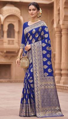 Women's jacquard woven cotton festive saree with blouse 1