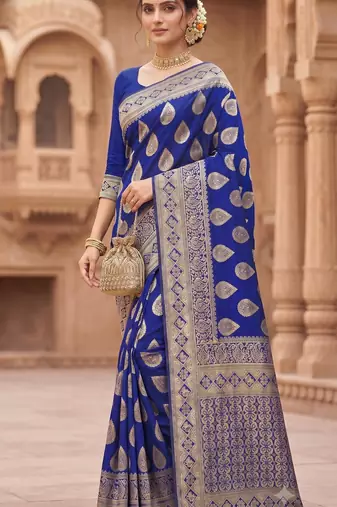 Women's jacquard woven cotton festive saree with blouse