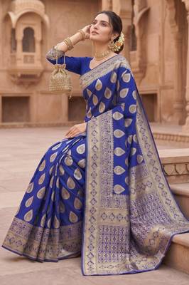 Women's jacquard woven cotton festive saree with blouse 3