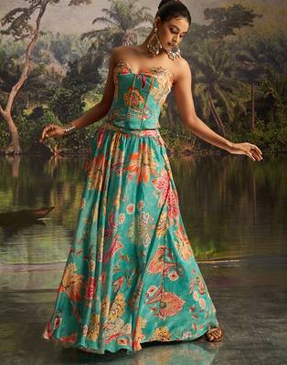 Regal Emerald Green Embroidered Lehenga 2