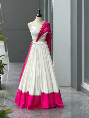 Pink White Navratri Lehenga Choli With Dupatta 2