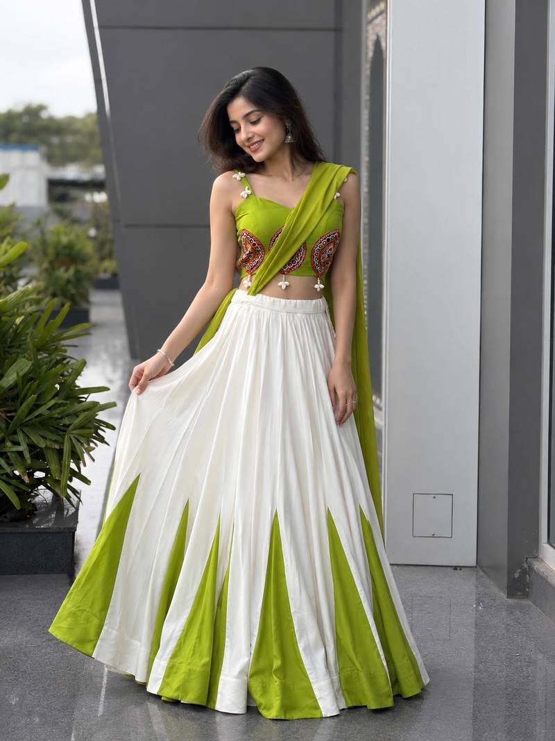 Green Mirror Navratri Lehnega Choli With Dupatta