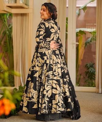 Black digital printed muslin anarkali palazzo set with dupatta 3