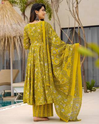 Green digital printed muslin anarkali palazzo set with dupatta 3