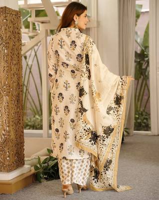 Off white digital printed cambric cotton straight kurta set with dupatta 3