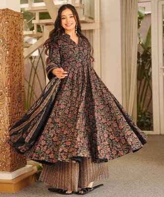 Black digital printed muslin anarkali palazzo set with dupatta 2