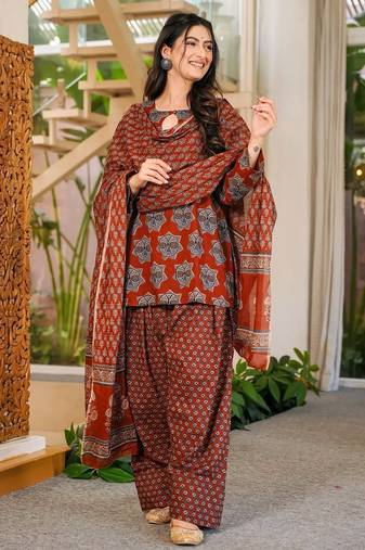 Maroon digital printed cambric cotton readymade suit with dupatta